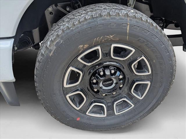2025 Ford F-250 Platinum photo 8