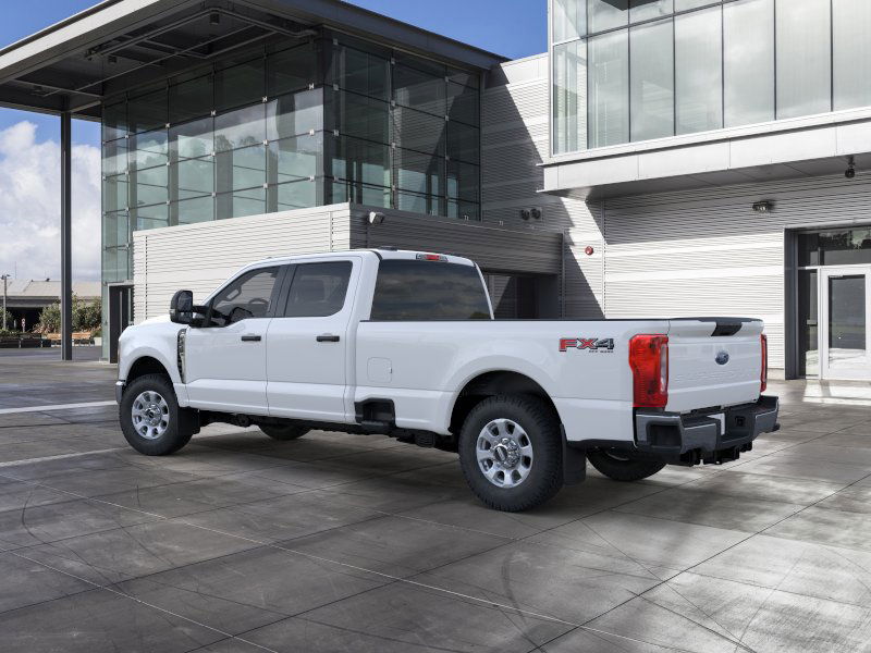 2025 Ford F-350 XLT photo 4