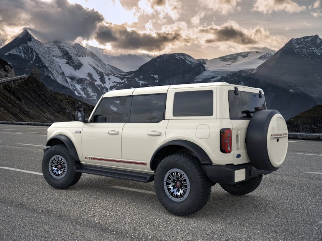 New 2026 Ford Bronco Outer Banks SUV