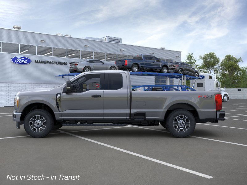 2025 Ford F-350 XLT photo 3