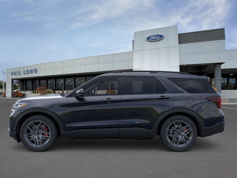 2025 Ford Explorer ST photo 2