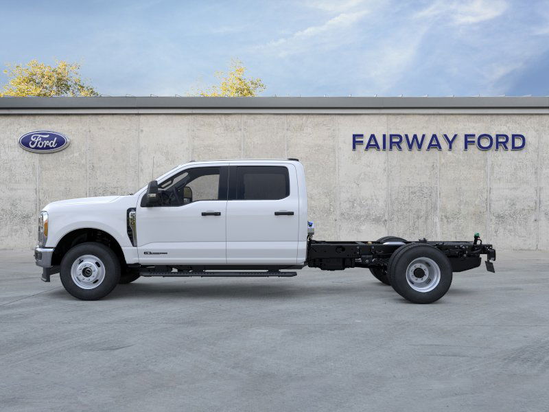 2025 Ford F-350 XL photo 3