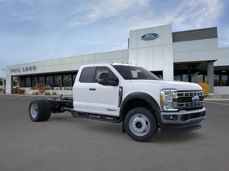 2025 Ford F-550 Super Duty Chassis Cab XL - Photo 43