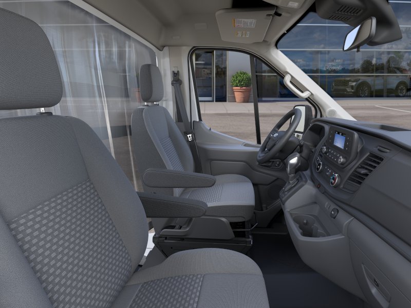 2025 Ford Transit Cutaway Base - Photo 32