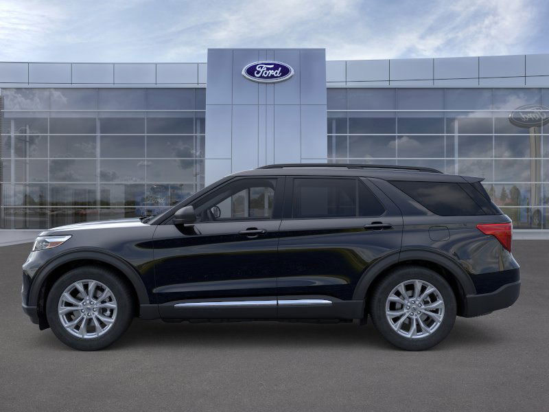 2024 Ford Explorer XLT photo 2