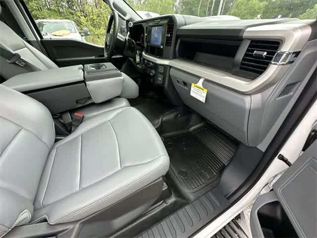 Thumbnail: 2025 Ford Econoline - 43