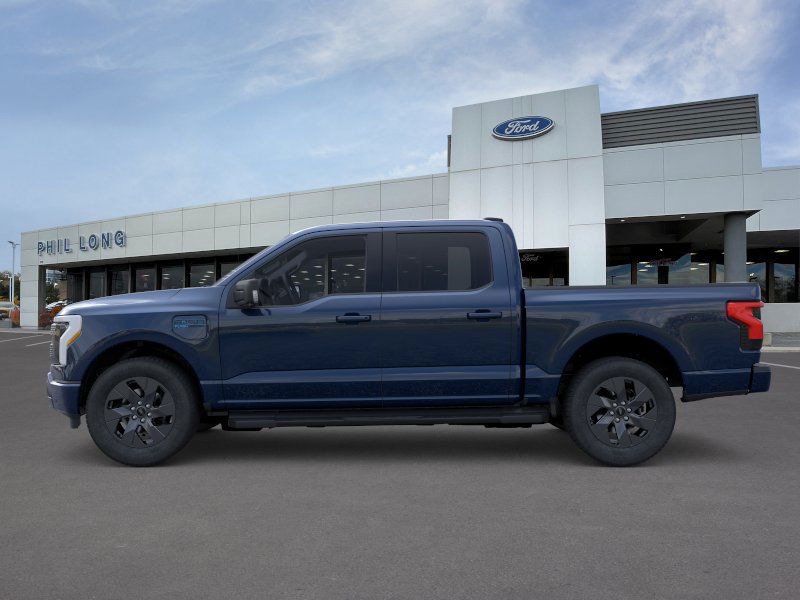 2025 Ford F-150 Lightning photo 3