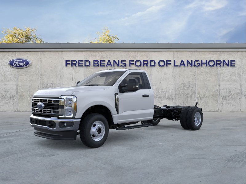 2025 Ford F-350 XL photo 2