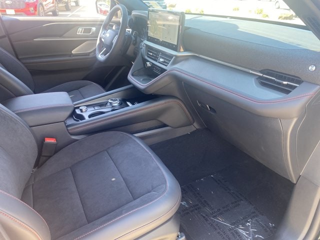 2025 Ford Explorer ST - Photo 17