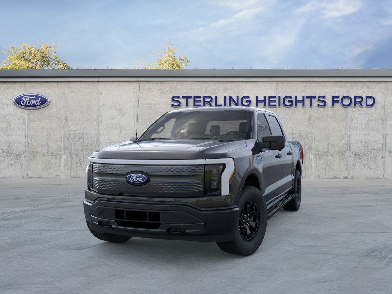 2025 Ford F-150 Lightning XLT photo 2