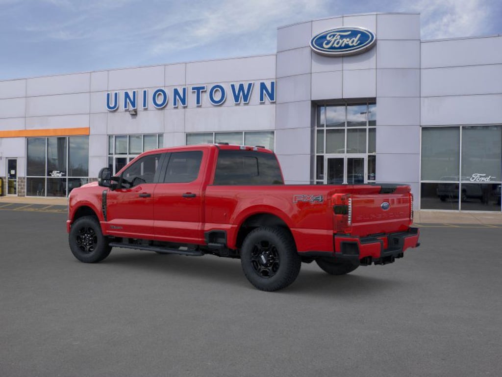 New 2025 Ford F-250 Super Duty XL 4x4 XL Crew Cab 6.8 ft. SB Pickup