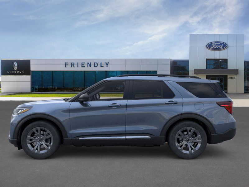 2025 Ford Explorer photo 3