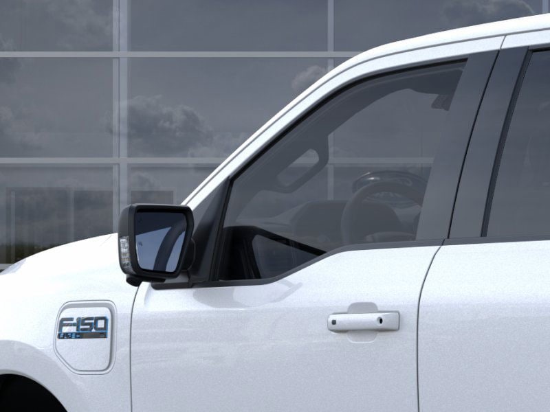 2025 Ford F-150 Lightning photo 23
