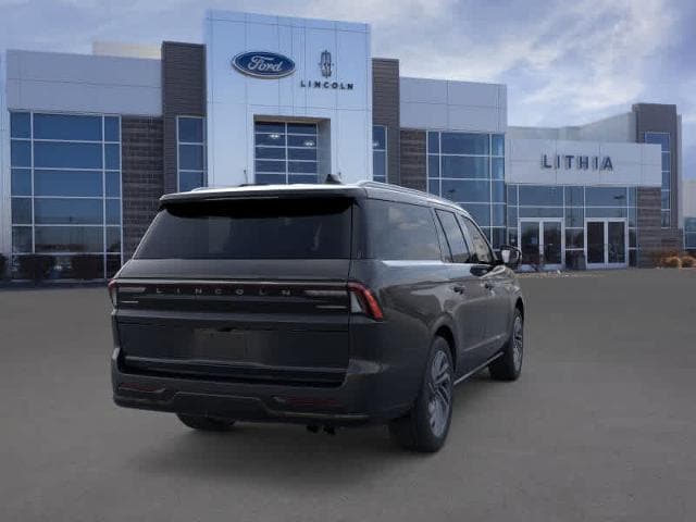 Thumbnail: 2025 Lincoln Navigator L - 31