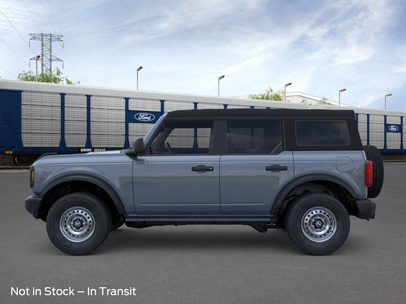 2025 Ford Bronco Base photo 3