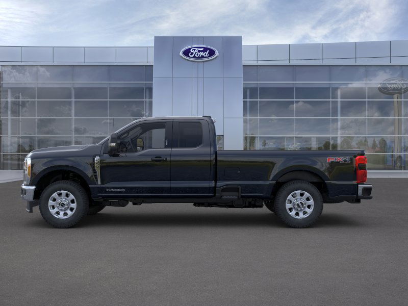 2025 Ford F-350 XLT photo 3