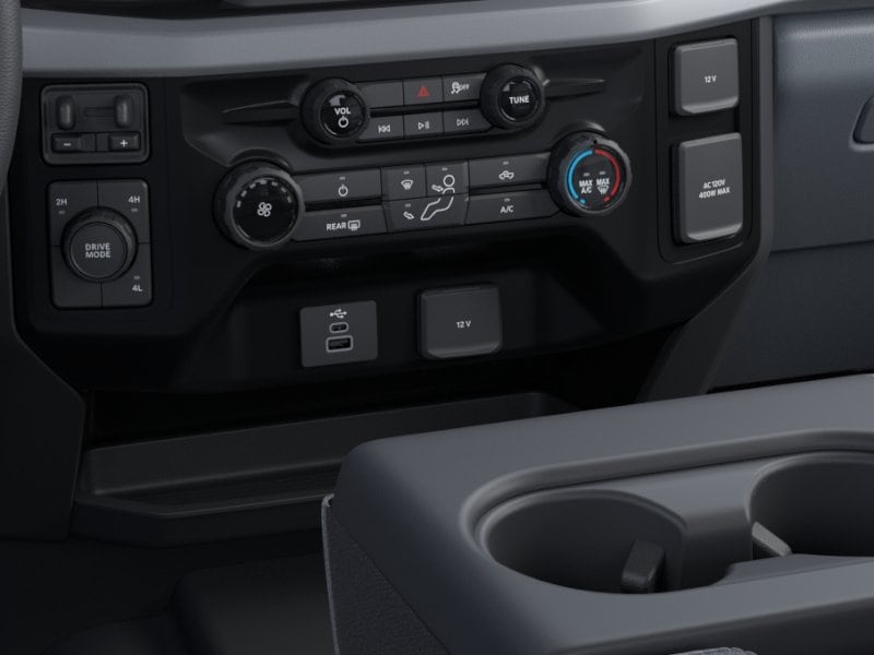 2025 Ford F-350 Super Duty Chassis Cab XLT - Photo 37