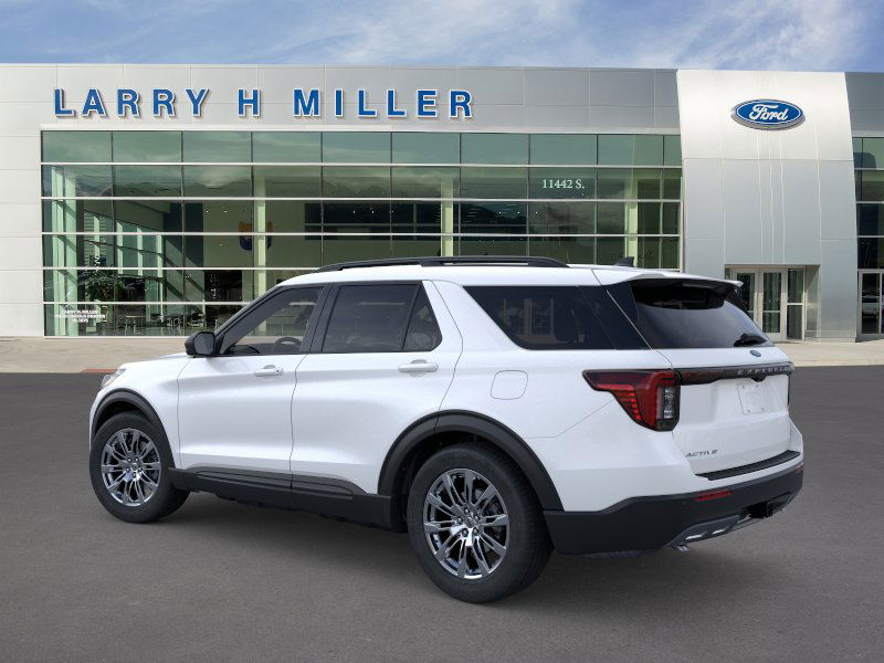 2026 Ford Explorer photo 2