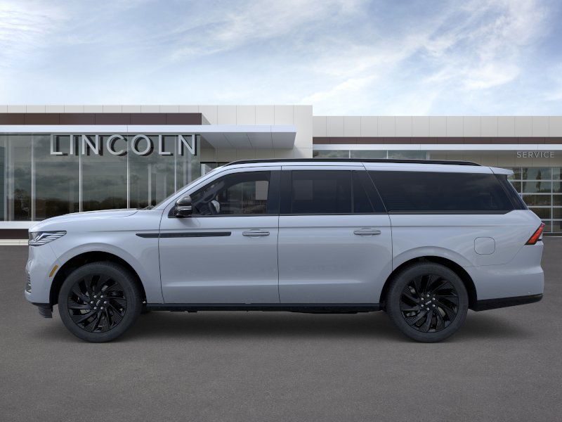 2025 Lincoln Navigator L Reserve photo 3