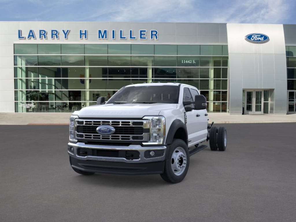 New 2026 Ford Super Duty F-450 DRW XL 4WD Crew Cab 203" WB 84" CA V8 Engine