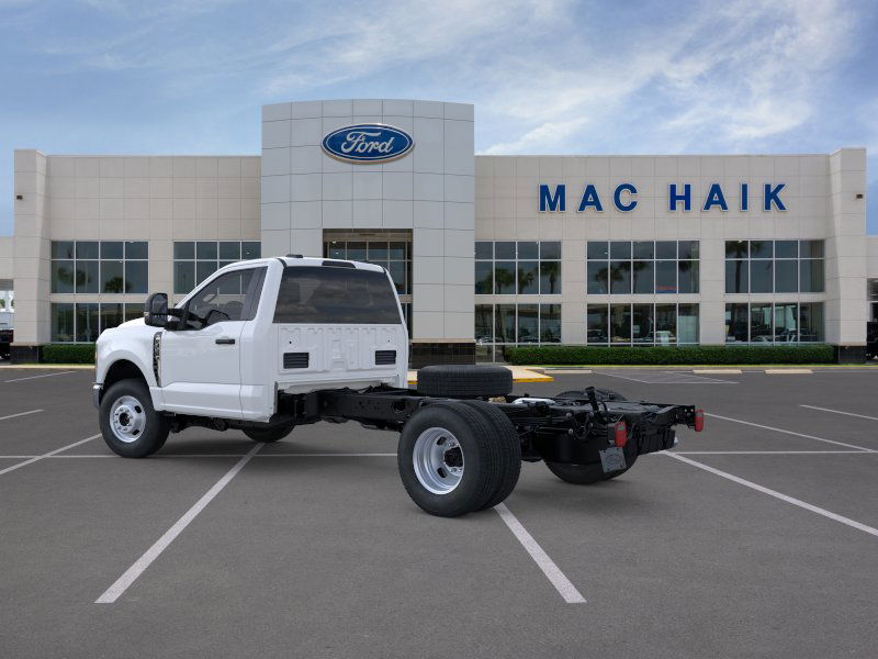 2025 Ford F-350 XL photo 2