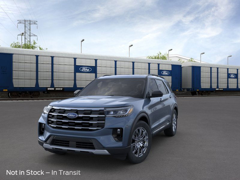 2025 Ford Explorer photo 2