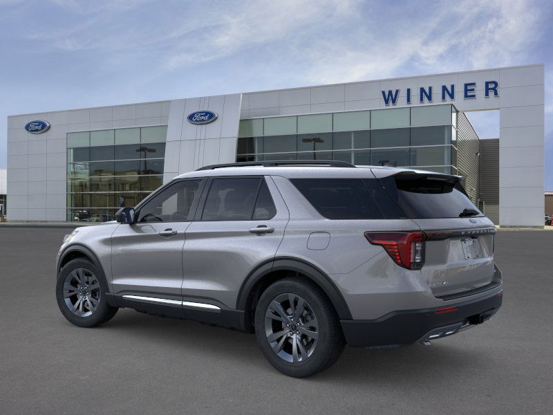 2025 Ford Explorer photo 2