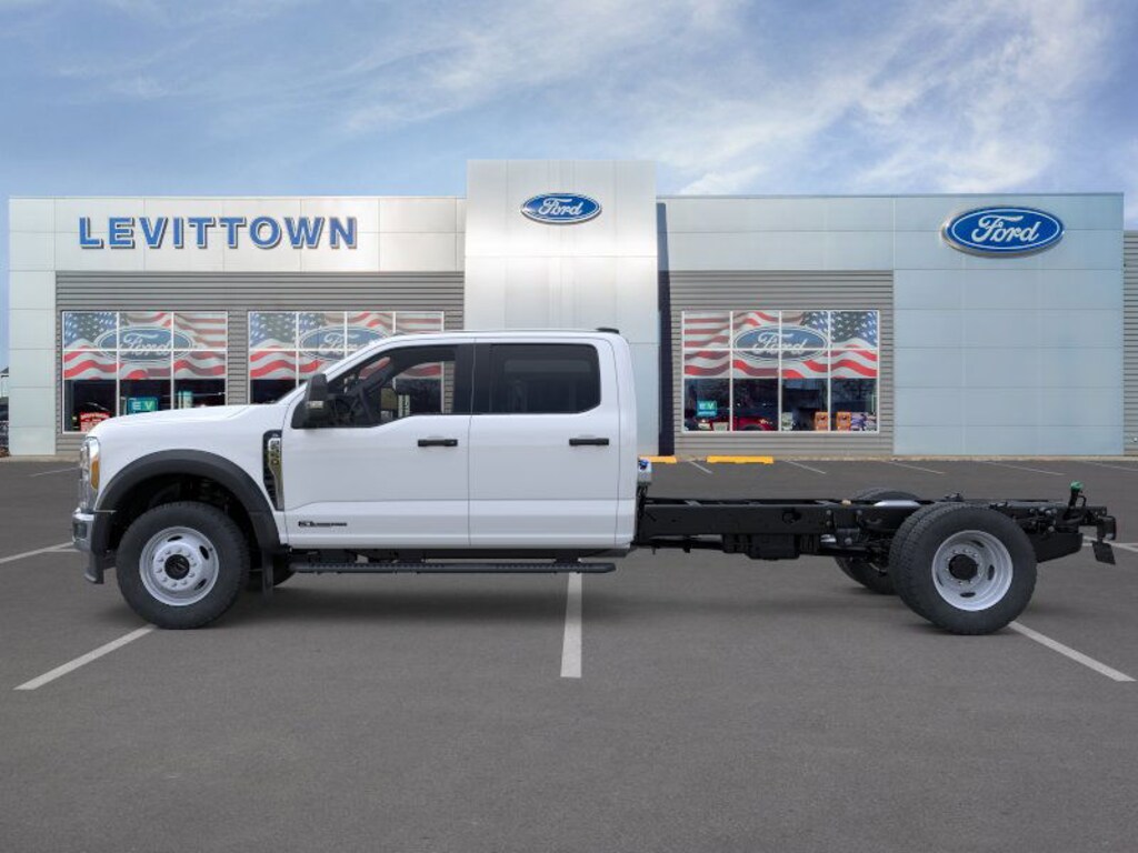 New 2026 Ford Super Duty F-550 DRW XL XL 4WD Crew Cab 179 WB 60 CA
