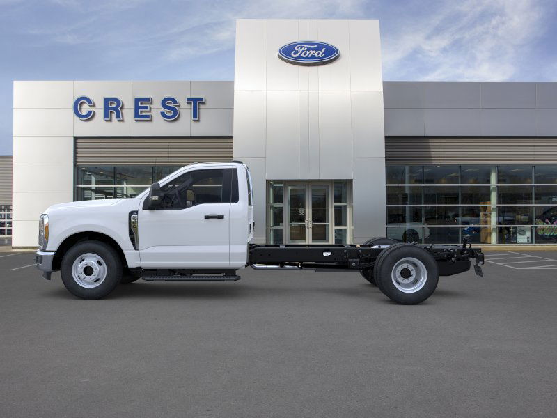 2026 Ford F-350 photo 3