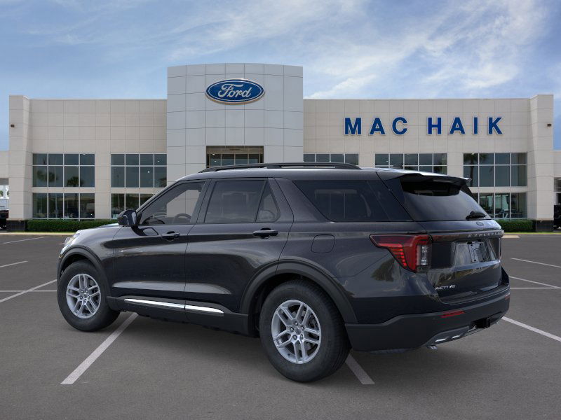 2025 Ford Explorer photo 4