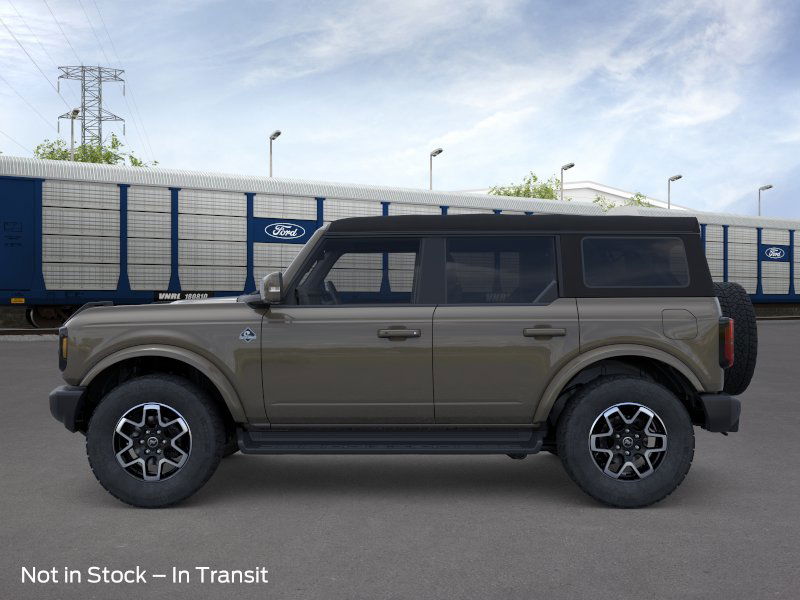 2025 Ford Bronco Outer Banks photo 3