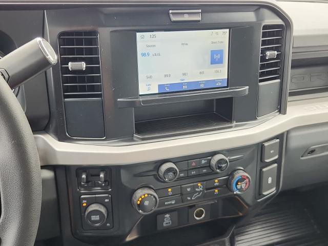 2025 Ford Super Duty F-350 DRW F-350 XL 4WD Crew Cab 179 WB 60 CA