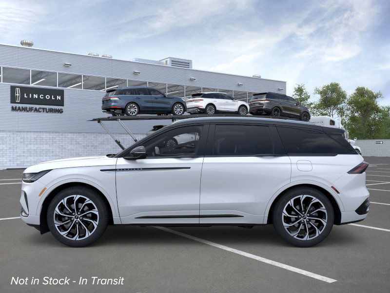 2026 Lincoln Nautilus Reserve photo 2