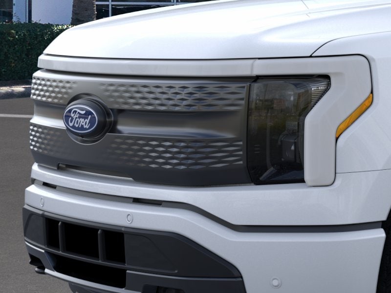 2025 Ford F-150 Lightning Flash - Photo 17