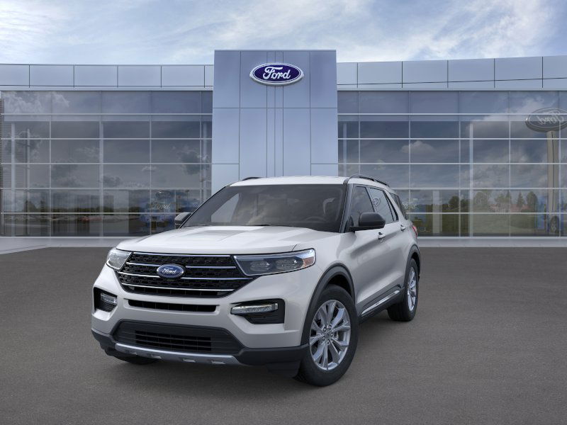 2024 Ford Explorer XLT photo 2
