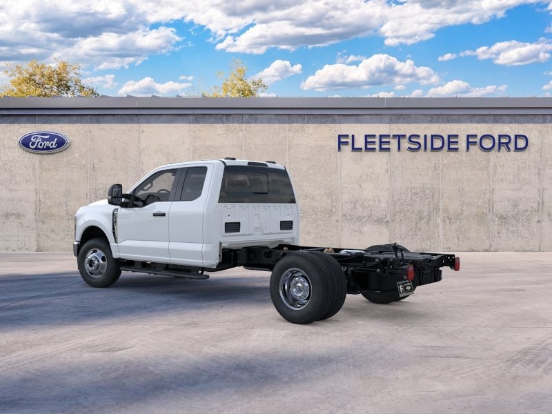 2025 Ford F-350 Super Duty Chassis Cab XL - Photo 21