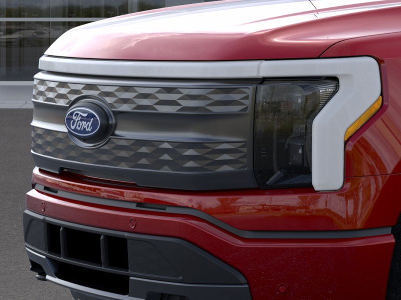2025 Ford F-150 Lightning Lariat photo 19