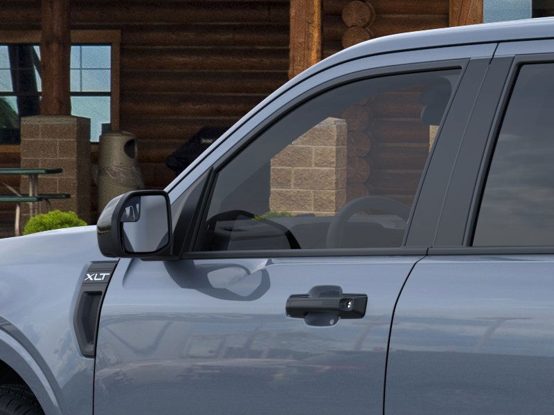 2025 Ford Maverick XLT photo 2