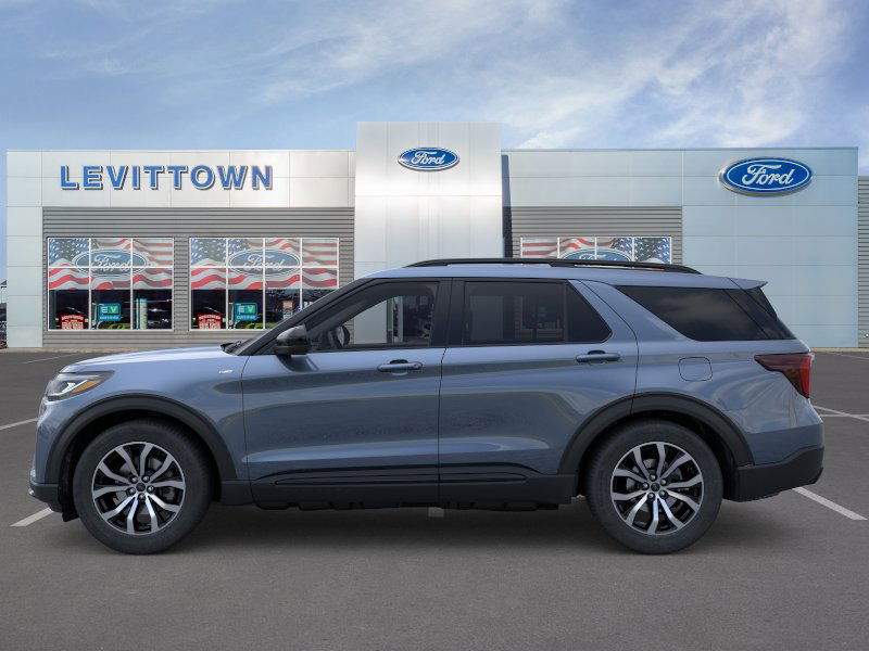 2025 Ford Explorer ST-Line photo 2
