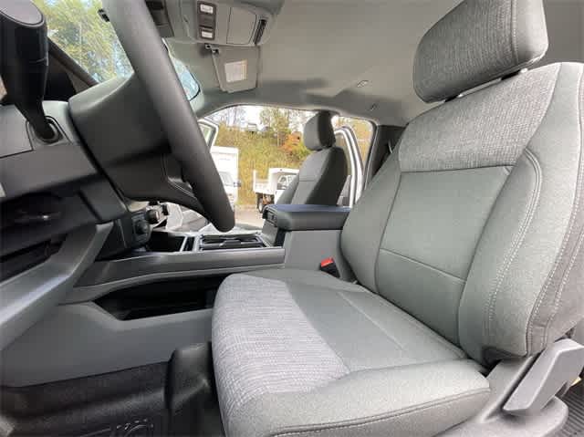 2024 Ford Econoline E-550 42