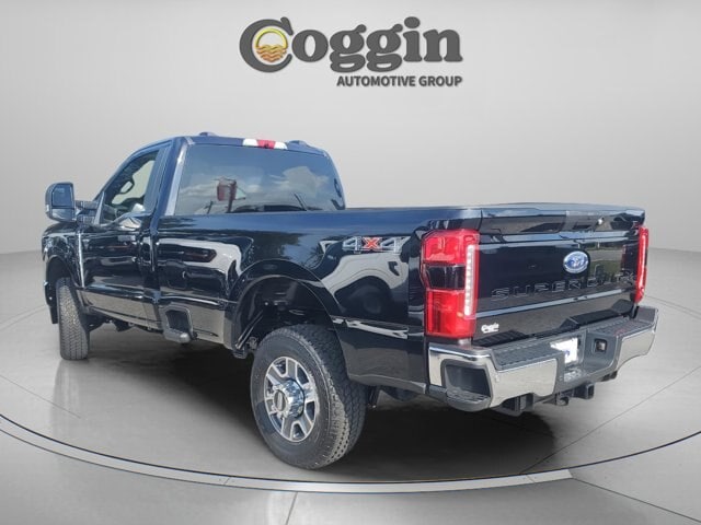 2025 Ford F-350 Super Duty XLT - Photo 37