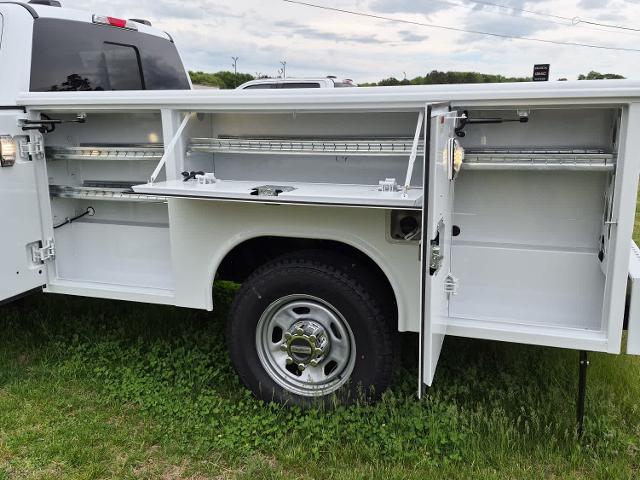 2026 Ford Super Duty F-350 SRW Chassis Cab F-350&reg; XL 4WD Crew Cab 179 WB 60 CA