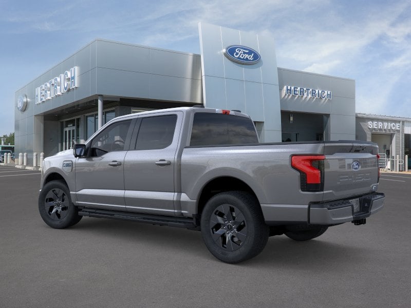 2025 Ford F-150 Lightning Flash 4WD Supercrew 5.5 Box Truck SuperCrew Cab