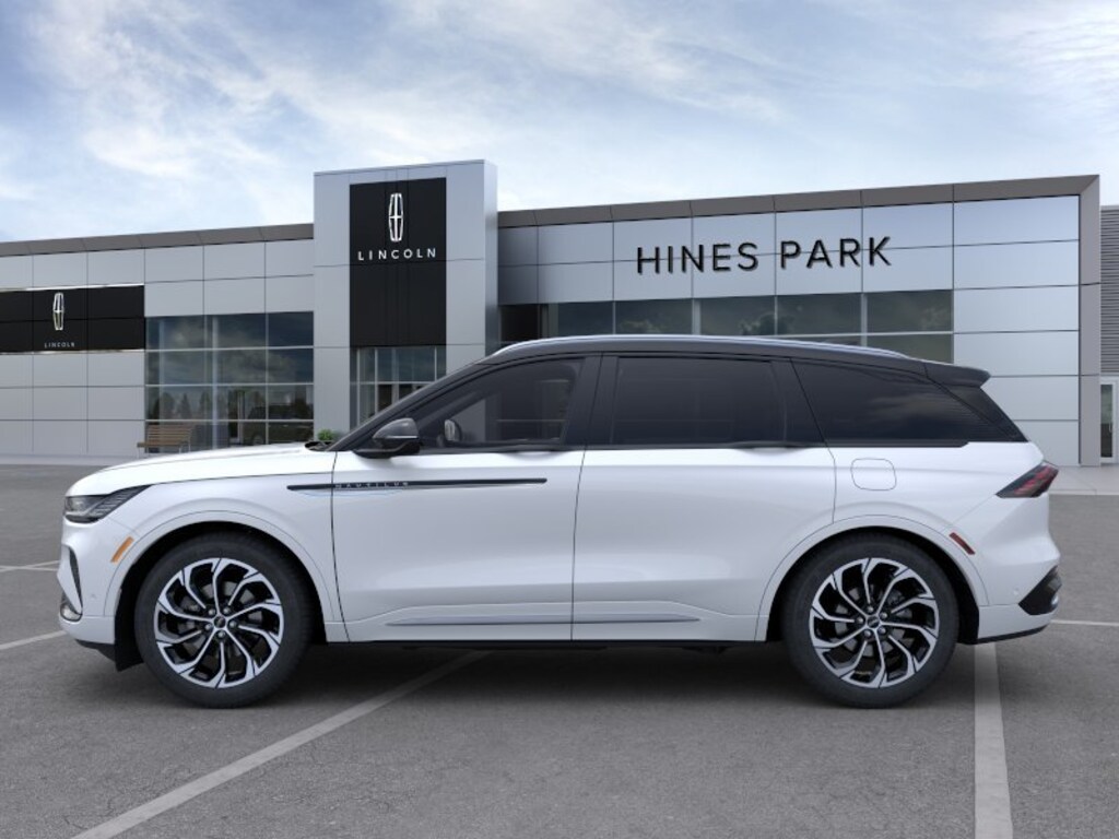 New 2024 Lincoln Nautilus For Sale at Hines Park Lincoln VIN