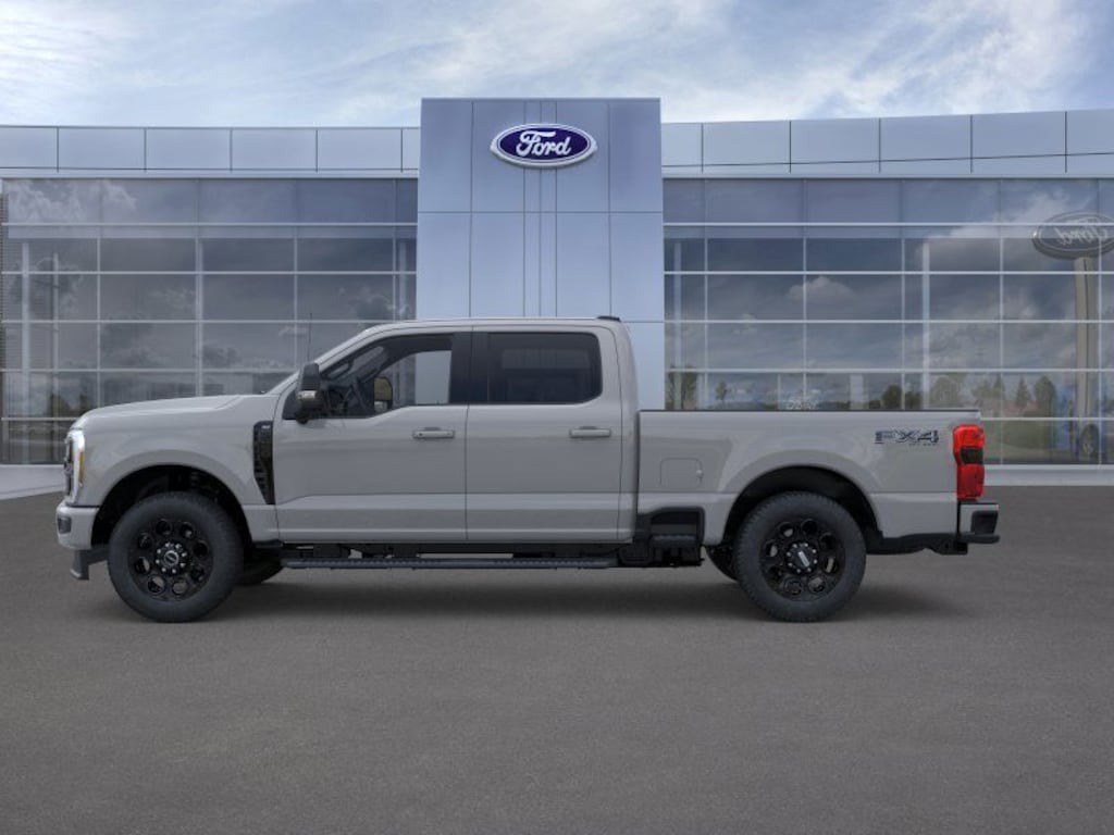 New 2026 Ford F-350 XLT Truck Crew Cab
