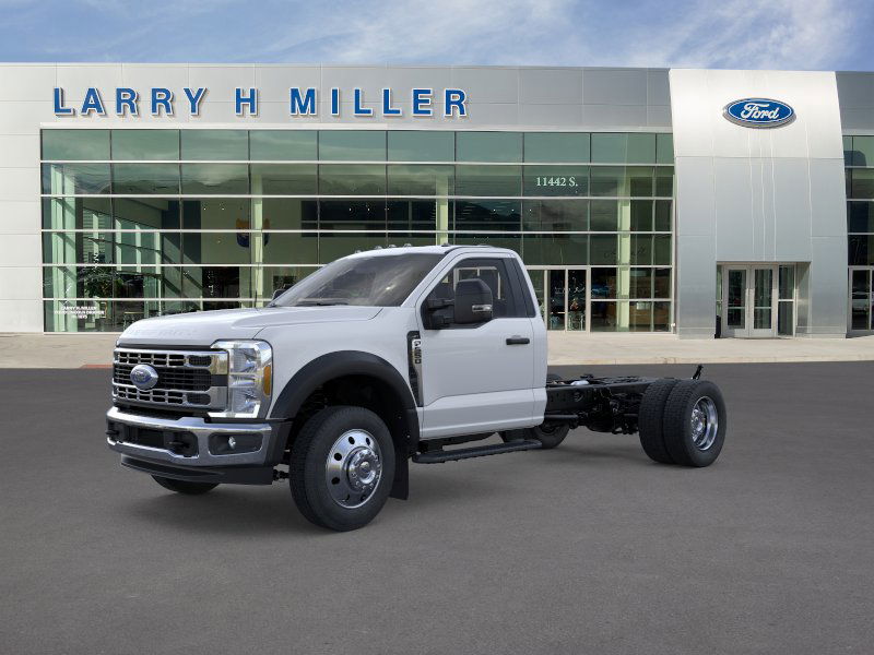2025 Ford F-550 Super Duty Chassis Cab XLT - Photo 23