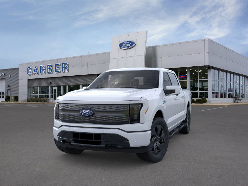 2025 Ford F-150 Lightning Lariat photo 2