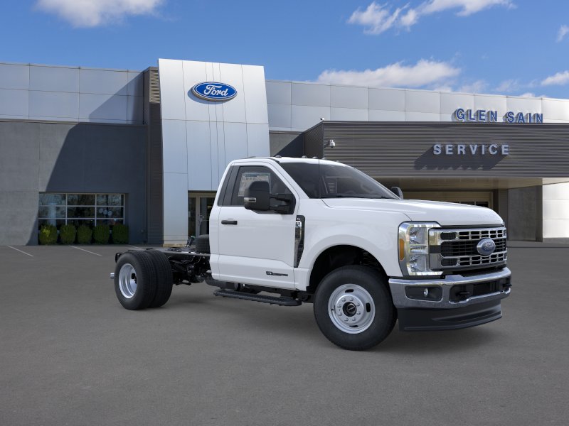2025 Ford F-350 Super Duty Chassis Cab XL - Photo 29