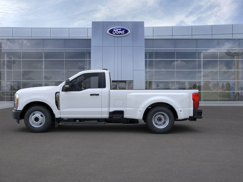 2023 Ford F-350 XL photo 3