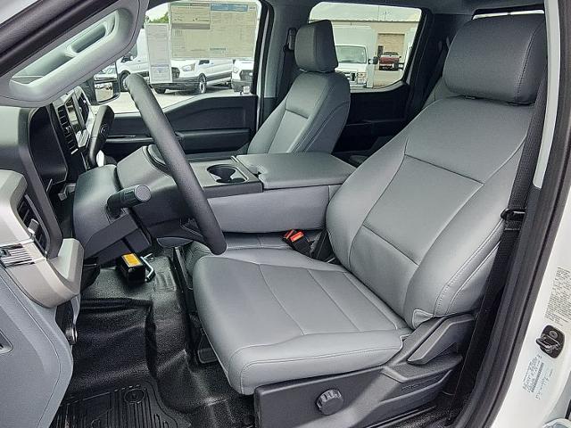 2025 Ford Super Duty F-350 DRW F-350 XL 4WD Crew Cab 179 WB 60 CA